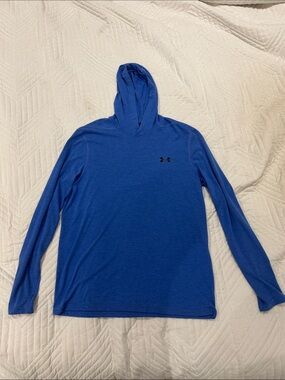 Under Armour Men's Royal Blue Light MaterialHooded Long Sleeve Performance Shirt